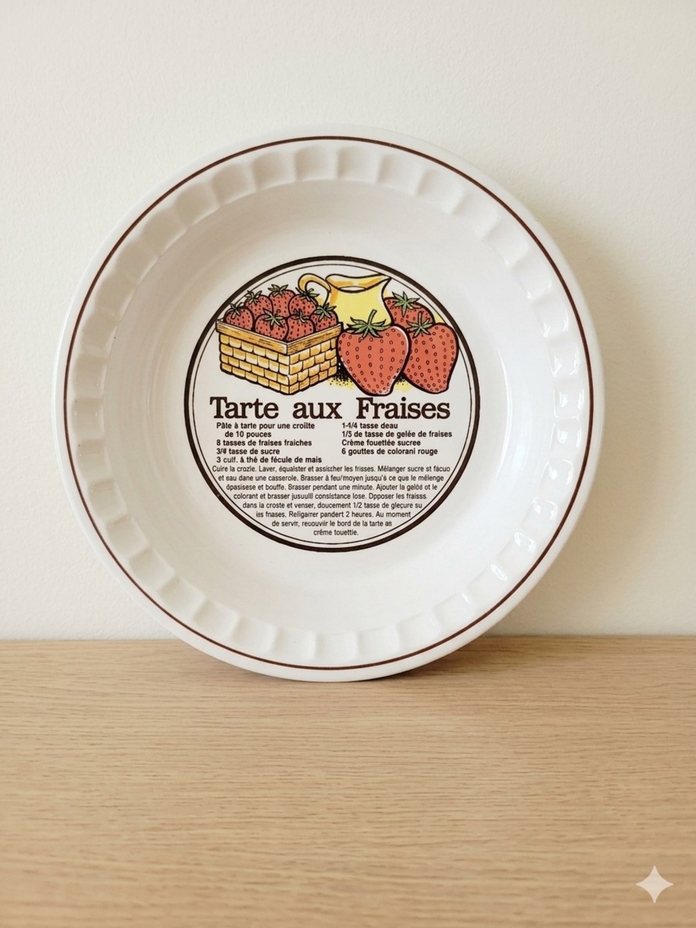 Tarte aux Fraises White Ceramic Serving Plate with Strawberry Graphic